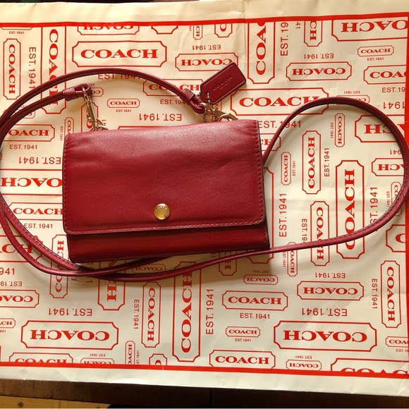 Coach Swing Wallet - Picture 1 of 12